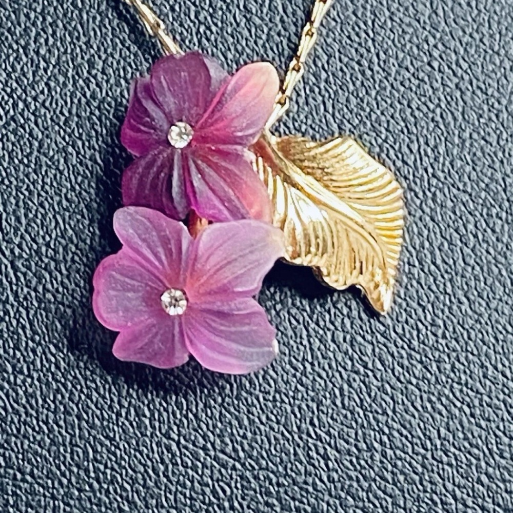 Dior Frosted Flower Necklace - Picture 3 of 9